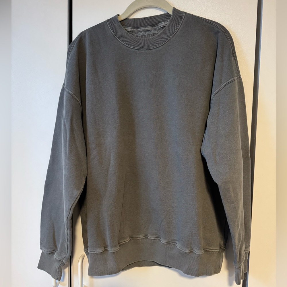 Abercrombie Essential Crew Sweatshirt - Gray
